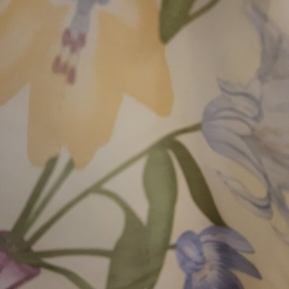 Vintage Halston Lifestyle 100% Silk Delicate Scarf - Picture 3 of 5